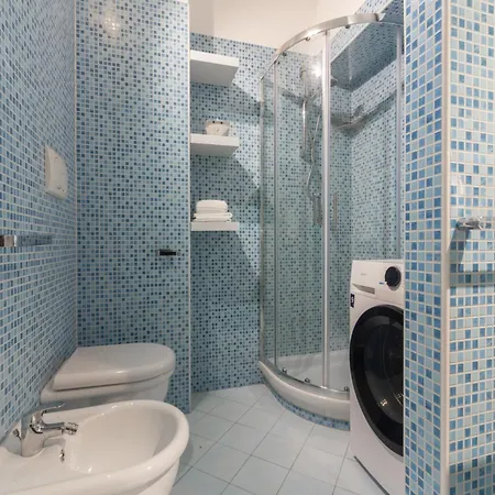아파트 The Rent - One-bedroom With A Terrace In Corso Sempione 밀라노
