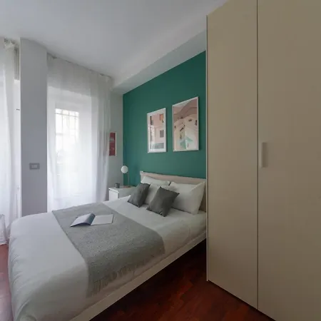 The Rent - One-bedroom With A Terrace In Corso Sempione 아파트