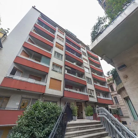 The Rent - One-bedroom With A Terrace In Corso Sempione Apartamento Milão