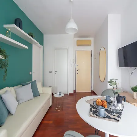 아파트 The Rent - One-bedroom With A Terrace In Corso Sempione *